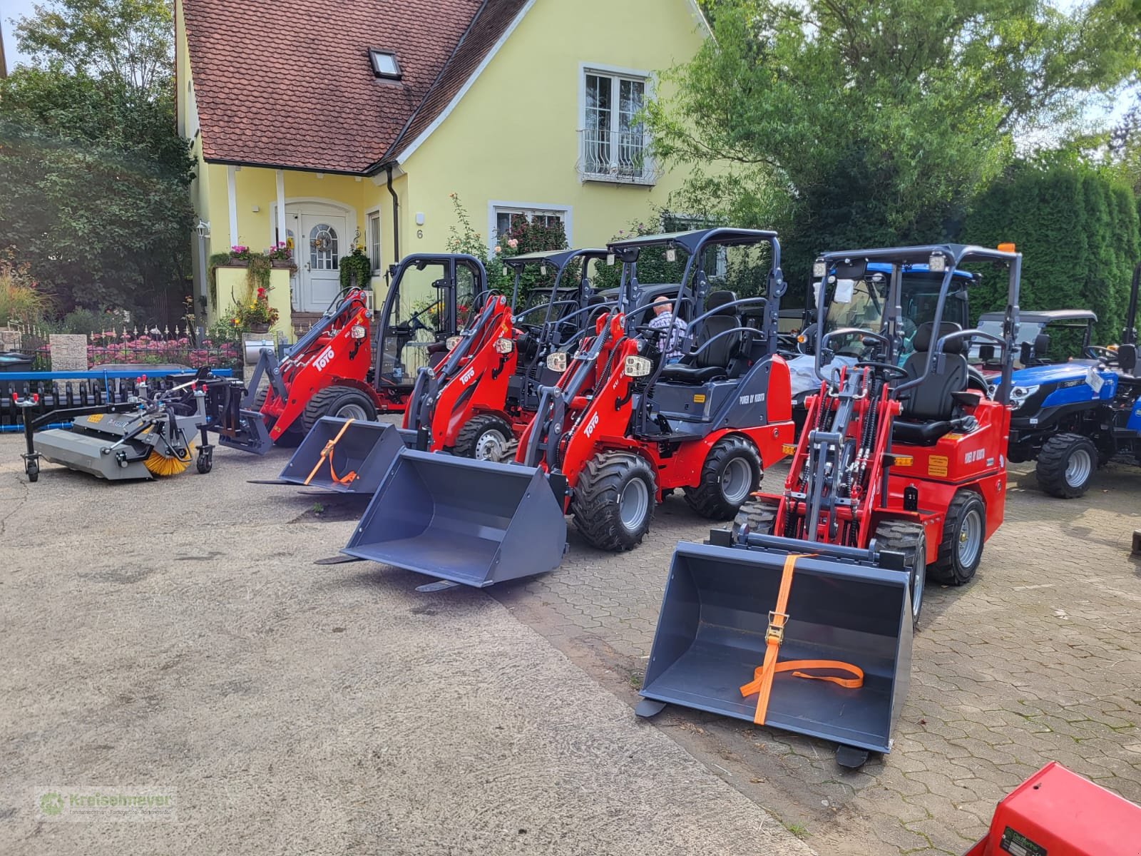 Hoflader des Typs Toyo Mini 522-II Bügel Stage V Kubota + Werkzeugaktion Schaufel + Palettengabel + Schneeschild kostenlos NEU, Neumaschine in Feuchtwangen (Bild 20)