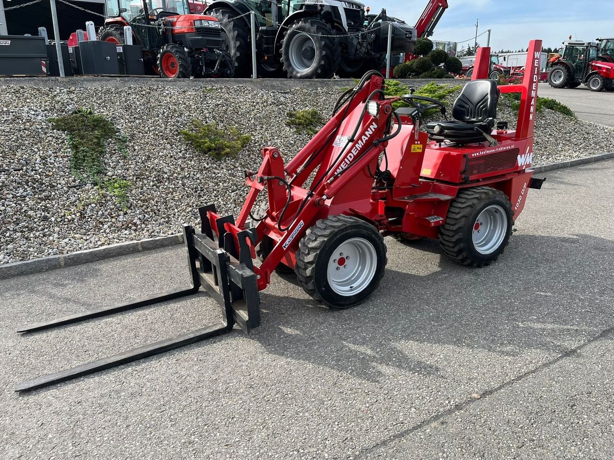 Hoflader of the type Weidemann  1030 D/P, Gebrauchtmaschine in NATTERNBACH (Picture 1)