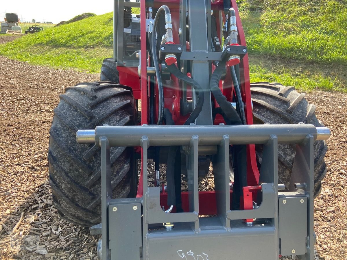 Hoflader van het type Weidemann  1140 light Hoftrac AKTION, Neumaschine in Burgkirchen (Foto 2)