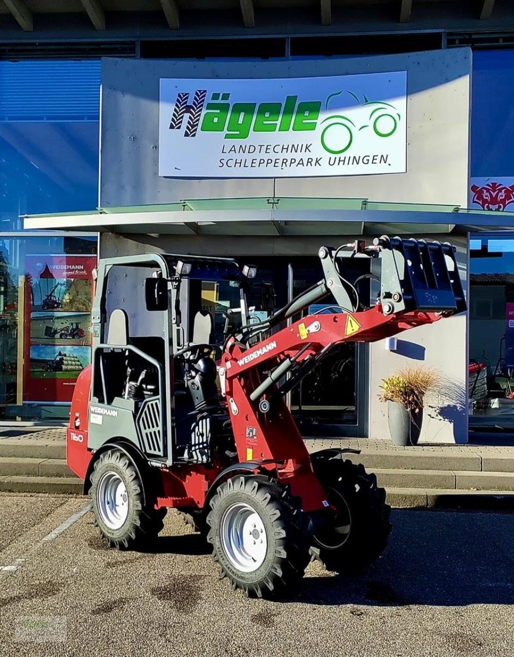 Hoflader of the type Weidemann  1160, Neumaschine in Uhingen (Picture 1)