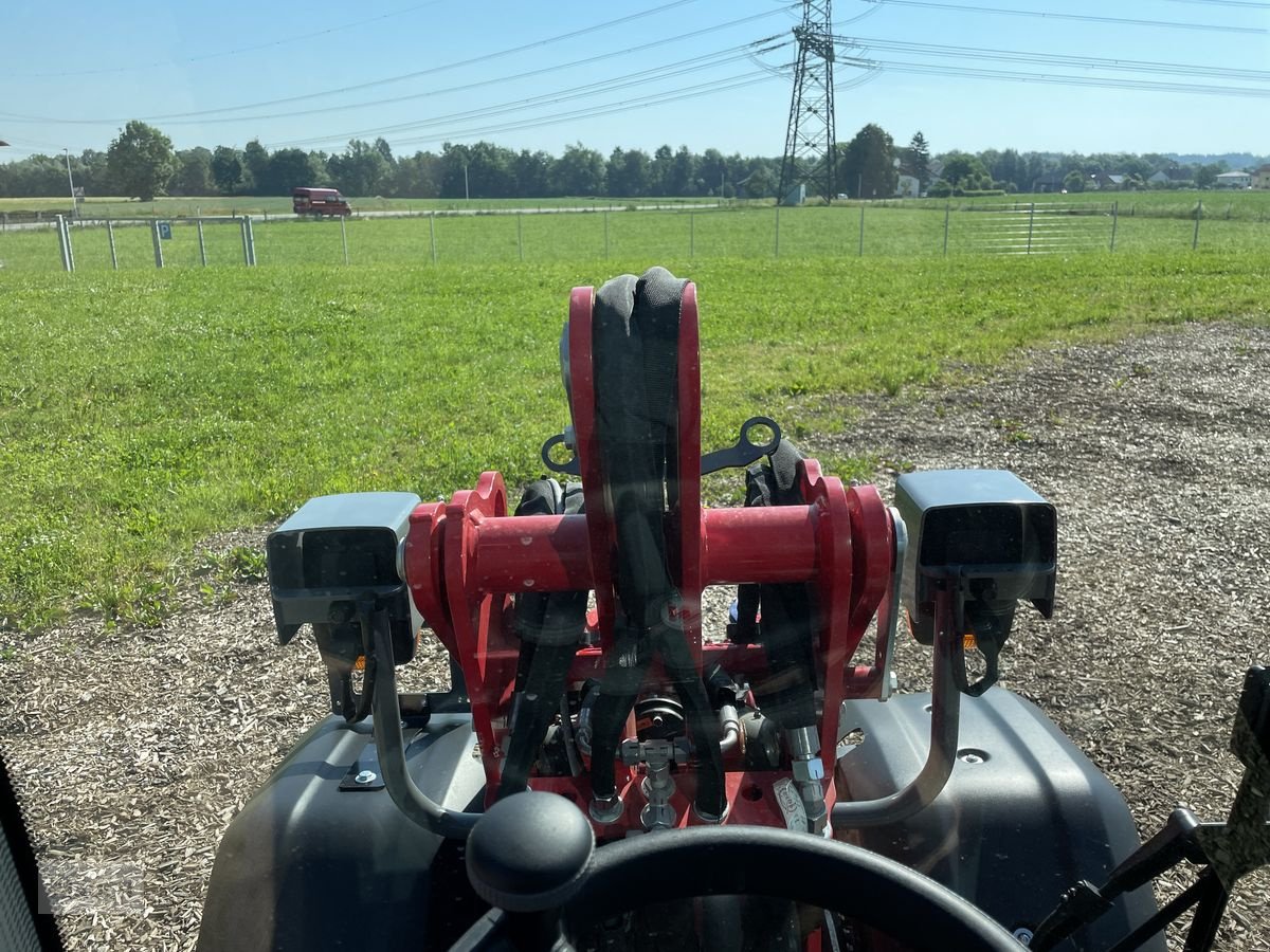 Hoflader des Typs Weidemann  1260 LP Hoftrac unter 2,0m Bauhöhe, Neumaschine in Burgkirchen (Bild 5)