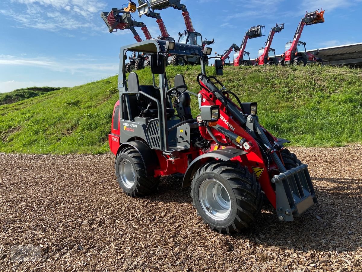 Hoflader of the type Weidemann  1280 Hoftrac, Neumaschine in Burgkirchen (Picture 1)