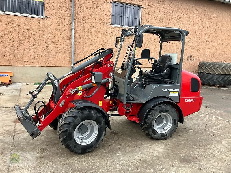 Hoflader van het type Weidemann  1380 *erst 465 Stunden*, Gebrauchtmaschine in Salsitz (Foto 1)