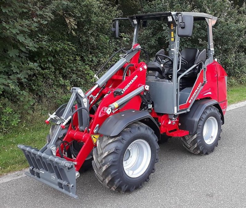 Hoflader van het type Weidemann  1390, Neumaschine in Itterbeck (Foto 1)