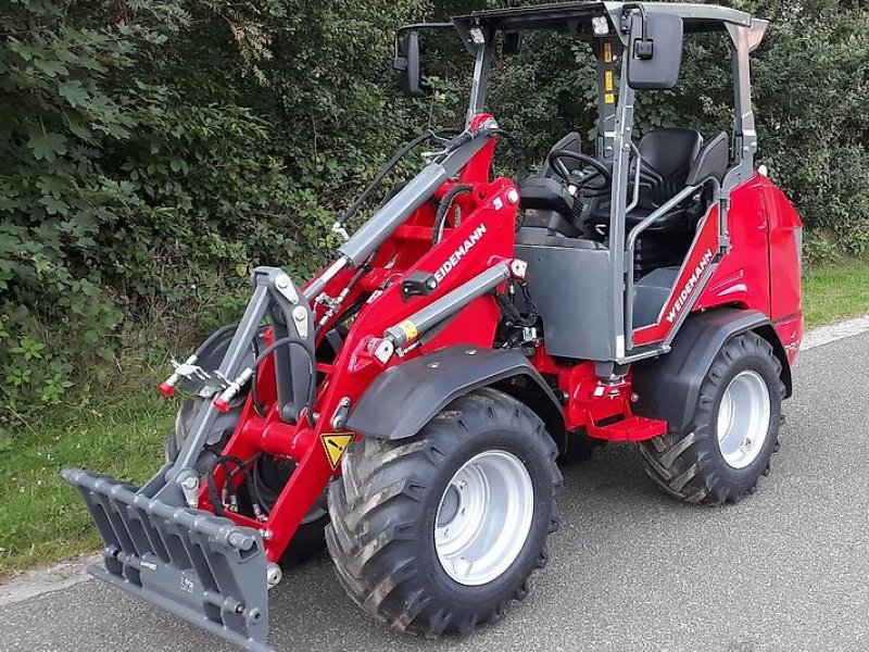 Hoflader of the type Weidemann  1390, Neumaschine in Itterbeck