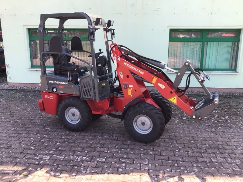 Hoflader del tipo Weidemann  Hoftrac 1140, Neumaschine en Löwenberger Land