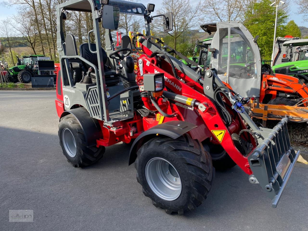 Hoflader van het type Weidemann  WM HOFTRAC 1280, Neumaschine in Eslohe–Bremke (Foto 1)