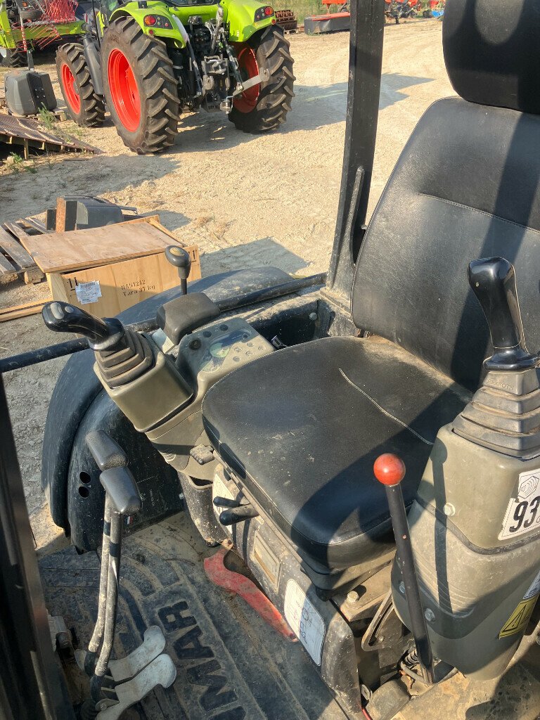 Hoflader tip Yanmar MINI PELLE, Gebrauchtmaschine in SAINT ANDIOL (Poză 7)