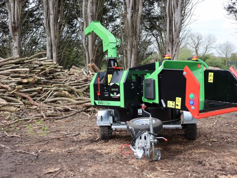 Holzhacker & Holzhäcksler van het type GreenMech EVO205 tt, Neumaschine in Olpe (Foto 1)