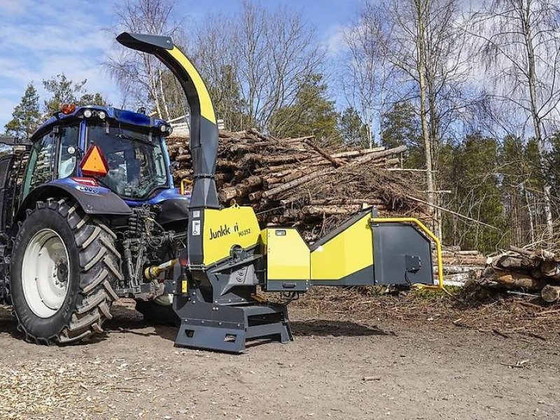 Holzhacker & Holzhäcksler Türe ait Junkkari Holzschredder Holzhäcksler Holzhacker Buschholzhacker, Gebrauchtmaschine içinde Schmallenberg (resim 1)