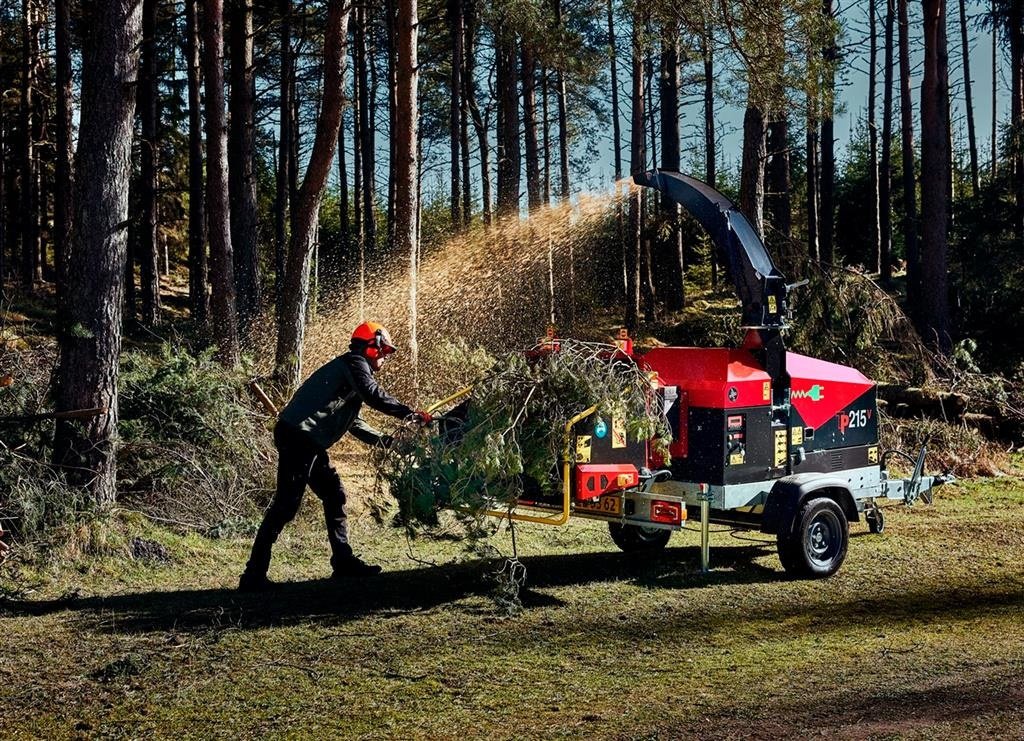 Holzhacker & Holzhäcksler typu Sonstige 215 Mobil E-ZE m. TP-pilot+, en-akslet trailer, motor smac200-157 m. bat 96v - 458 AMP, Gebrauchtmaschine w Holstebro (Zdjęcie 2)