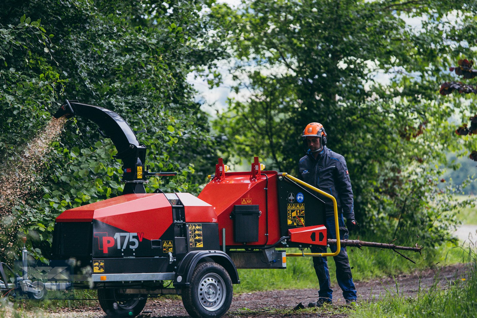 Holzhacker & Holzhäcksler typu TP 175 MOBILE P Holzhäcksler mit Benzinmotor & PKW-Fahrwerk-Aktion-, Neumaschine w Schmallenberg (Zdjęcie 8)