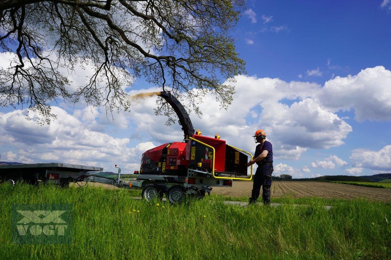 Holzhacker & Holzhäcksler tip TP 215 MOBILE Holzhäcksler mit Dieselmotor und 270°Drehkranz, Neumaschine in Schmallenberg (Poză 9)