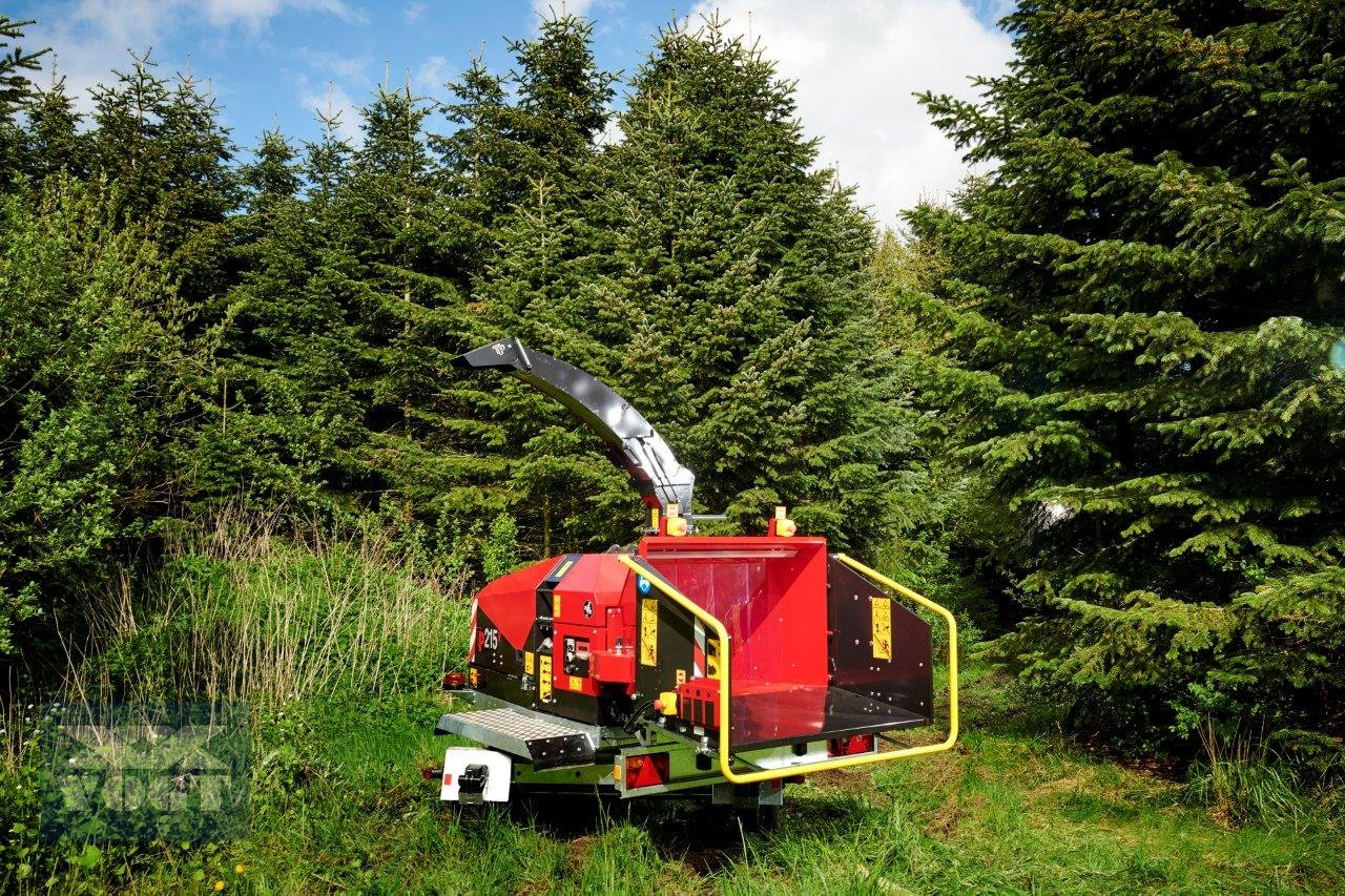 Holzhacker & Holzhäcksler des Typs TP 215 MOBILE Holzhäcksler mit Dieselmotor und 270°Drehkranz, Neumaschine in Schmallenberg (Bild 12)