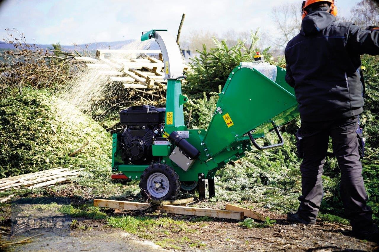 Holzhäcksler & Buschhacker van het type HS 100 M PRO Holzhäcksler /Holzhacker /Holzschredder mit Benzinmotor, Neumaschine in Schmallenberg (Foto 5)