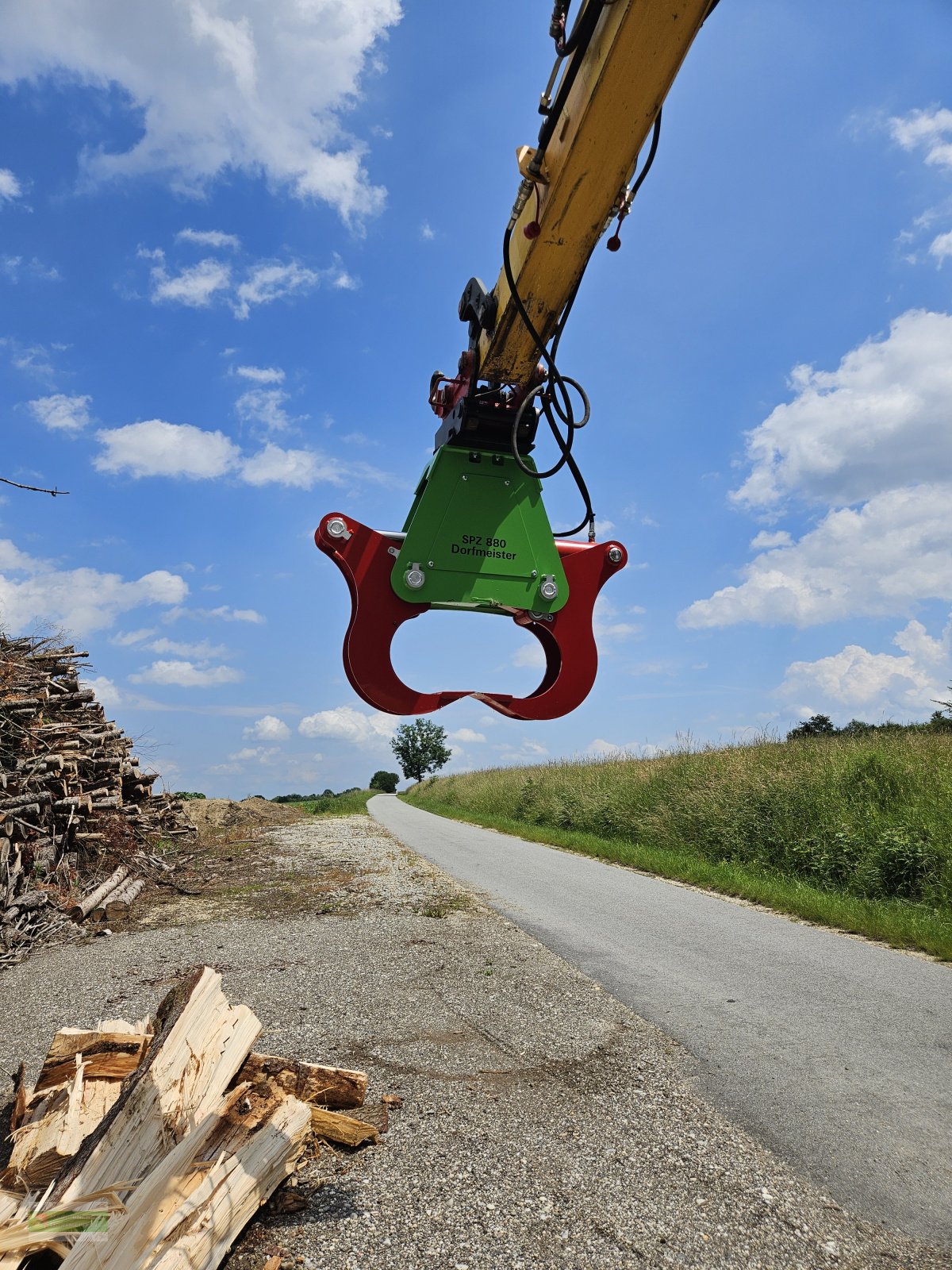 Holzspalter des Typs Dorfmeister Spaltzange Bagger, Hackmaschine SPZ 880, Neumaschine in Roßbach (Bild 8)