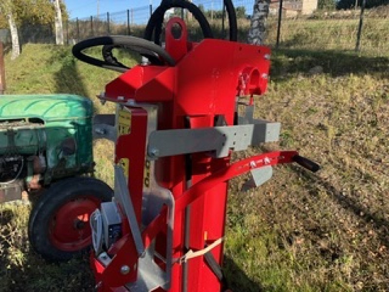 Holzspalter van het type Farmer TH17, Gebrauchtmaschine in SAINT NIZIER DE FORNAS (Foto 3)