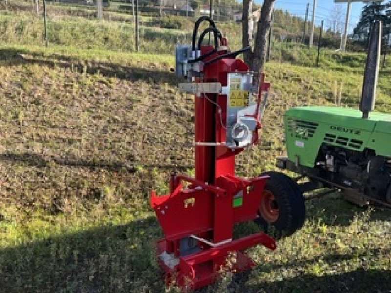 Holzspalter van het type Farmer TH17, Gebrauchtmaschine in SAINT NIZIER DE FORNAS (Foto 2)