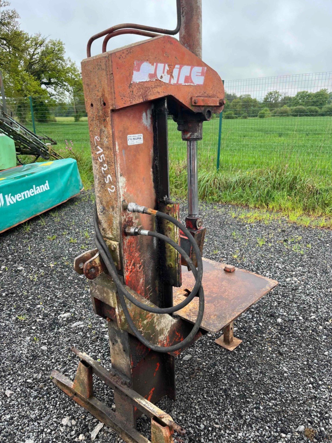 Holzspalter Türe ait Suire SUIRE, Gebrauchtmaschine içinde LA SOUTERRAINE (resim 3)