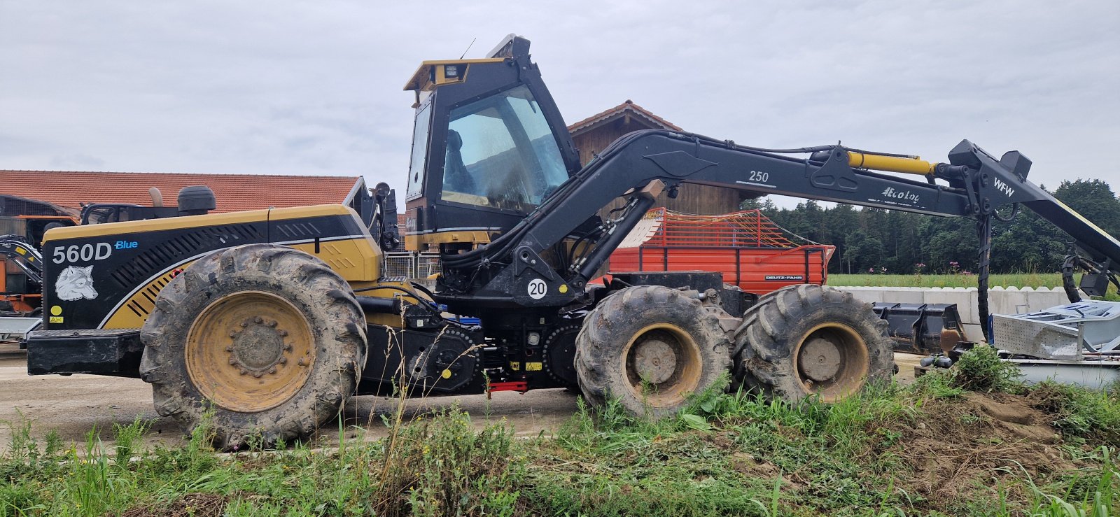 Holzvollernter от тип Ecolog Harvester Ecolog 560 D  Bj.15 Brandschaden, Gebrauchtmaschine в Palling (Снимка 2)