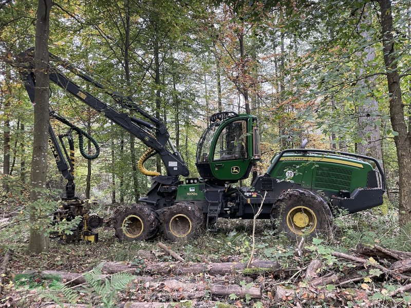 Holzvollernter типа John Deere 1070G, Gebrauchtmaschine в Leinburg