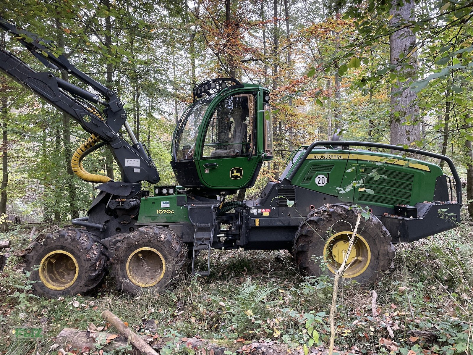 Holzvollernter du type John Deere 1070G, Gebrauchtmaschine en Leinburg (Photo 2)