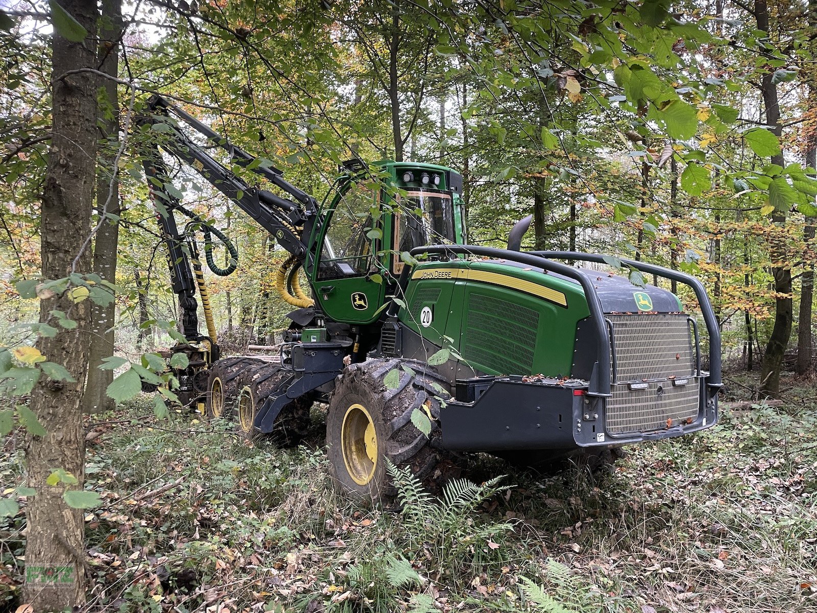 Holzvollernter du type John Deere 1070G, Gebrauchtmaschine en Leinburg (Photo 5)