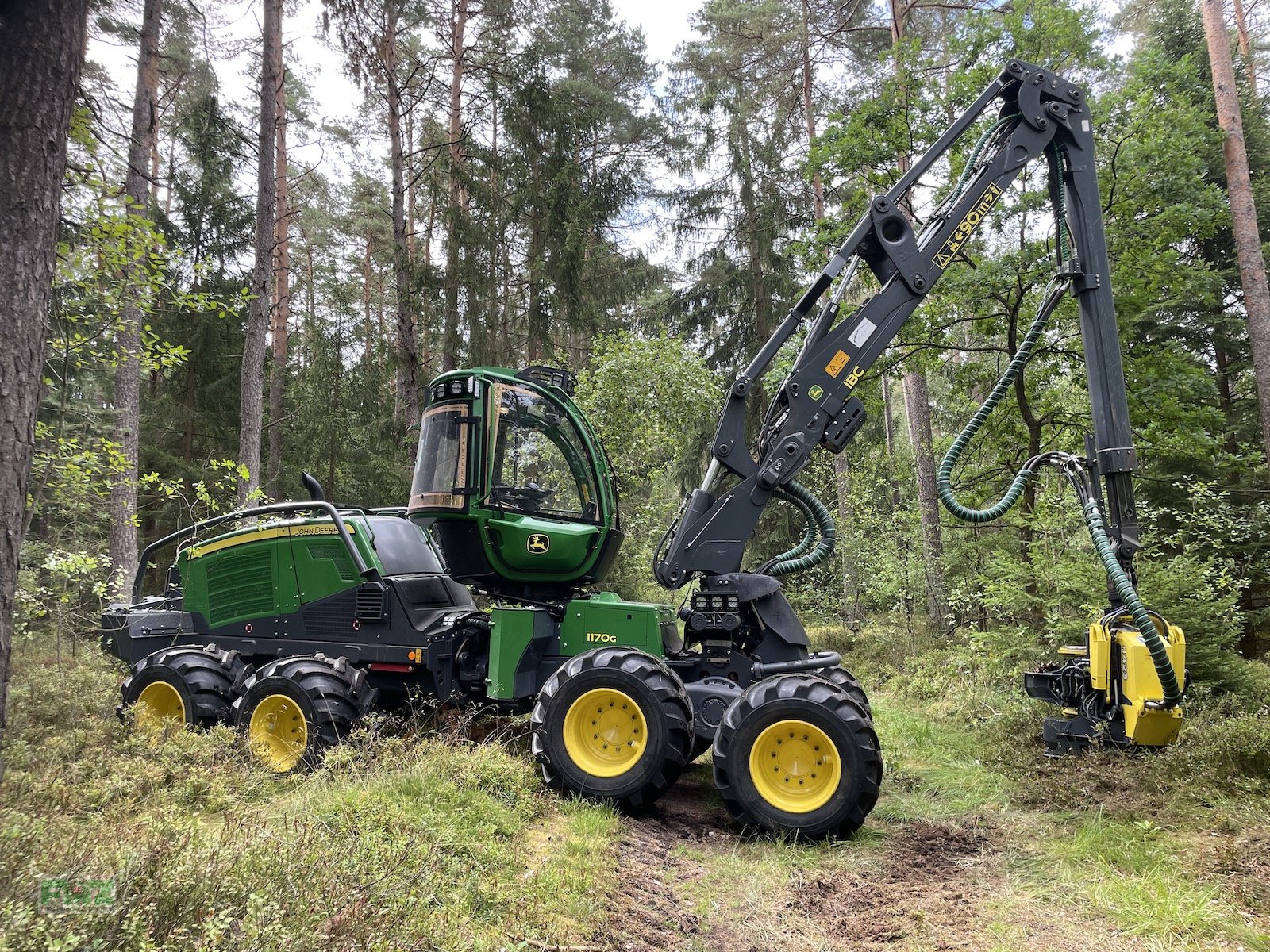 Holzvollernter van het type John Deere 1170G 8WD, Gebrauchtmaschine in Leinburg (Foto 1)