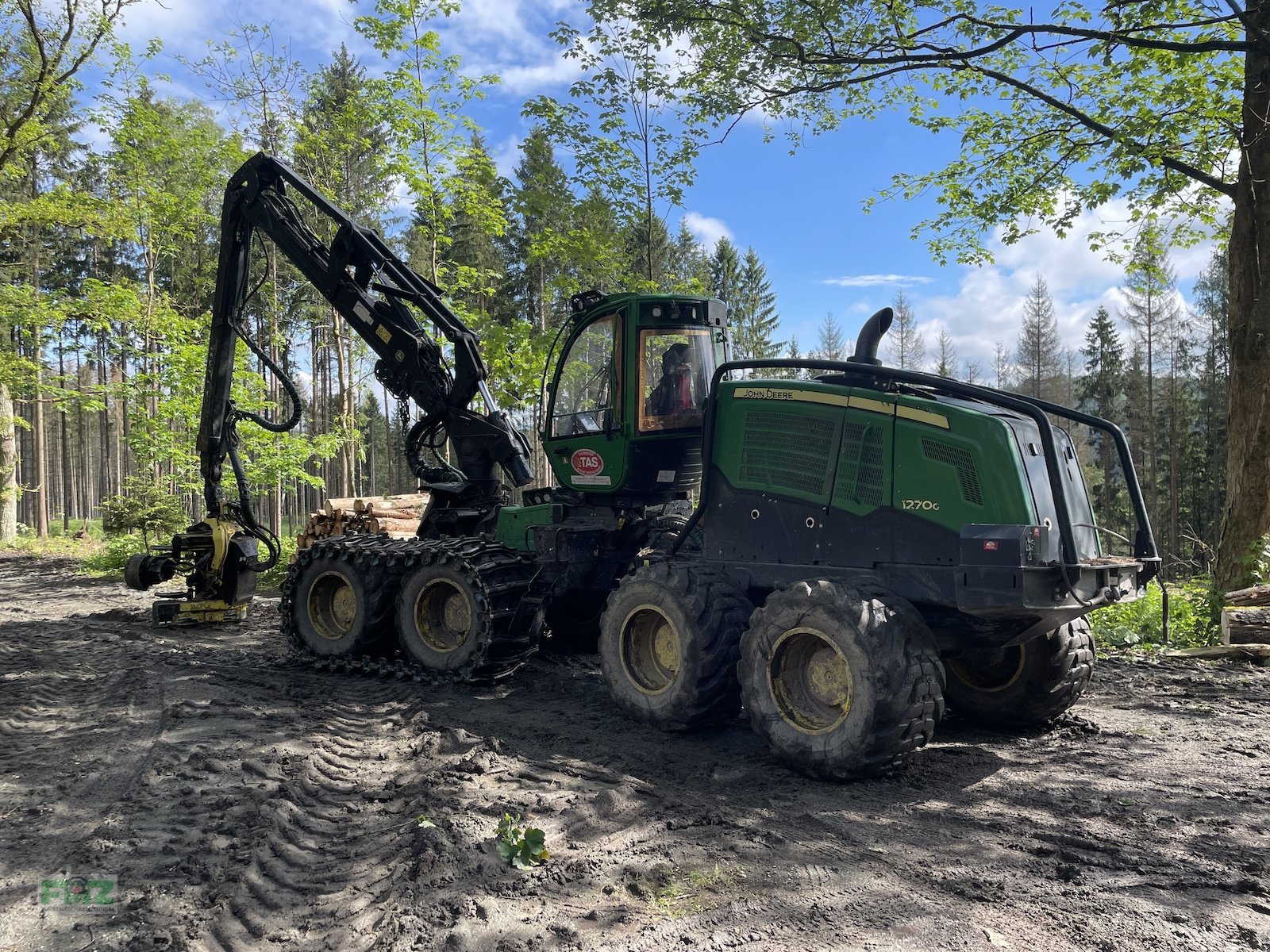 Holzvollernter typu John Deere 1270G 8WD, Gebrauchtmaschine w Leinburg (Zdjęcie 5)