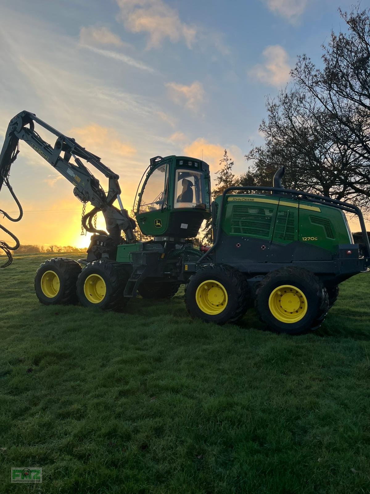 Holzvollernter des Typs John Deere 1270G 8WD, Gebrauchtmaschine in Leinburg (Bild 2)