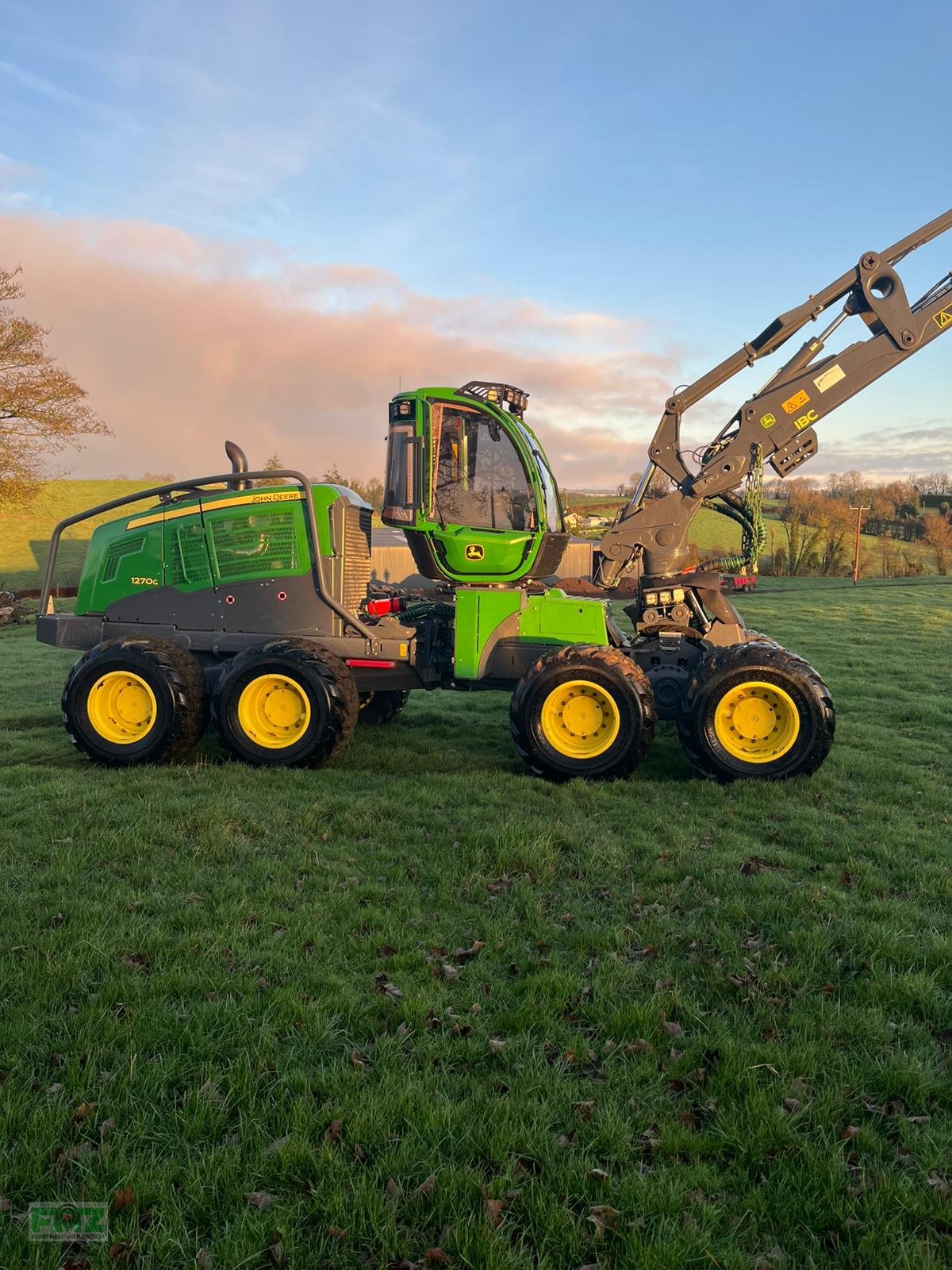 Holzvollernter des Typs John Deere 1270G 8WD, Gebrauchtmaschine in Leinburg (Bild 4)