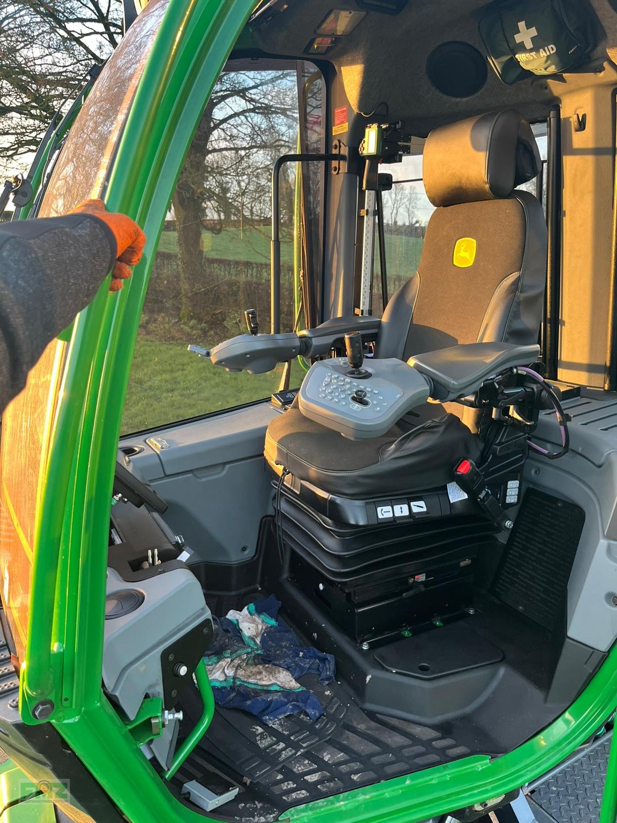 Holzvollernter des Typs John Deere 1270G 8WD, Gebrauchtmaschine in Leinburg (Bild 8)