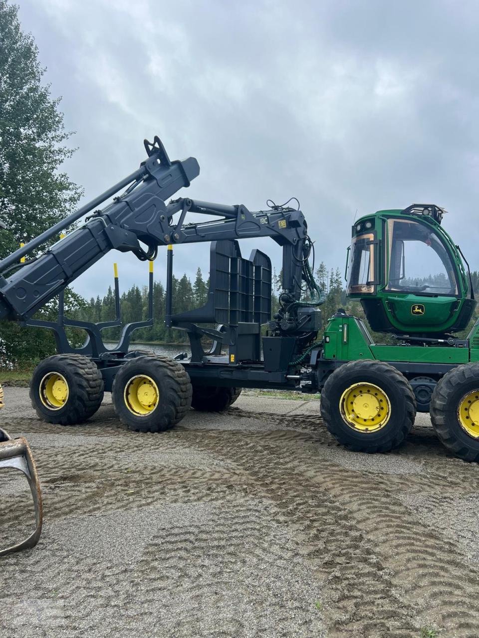 Holzvollernter des Typs John Deere 1510G, Gebrauchtmaschine in Pragsdorf (Bild 4)