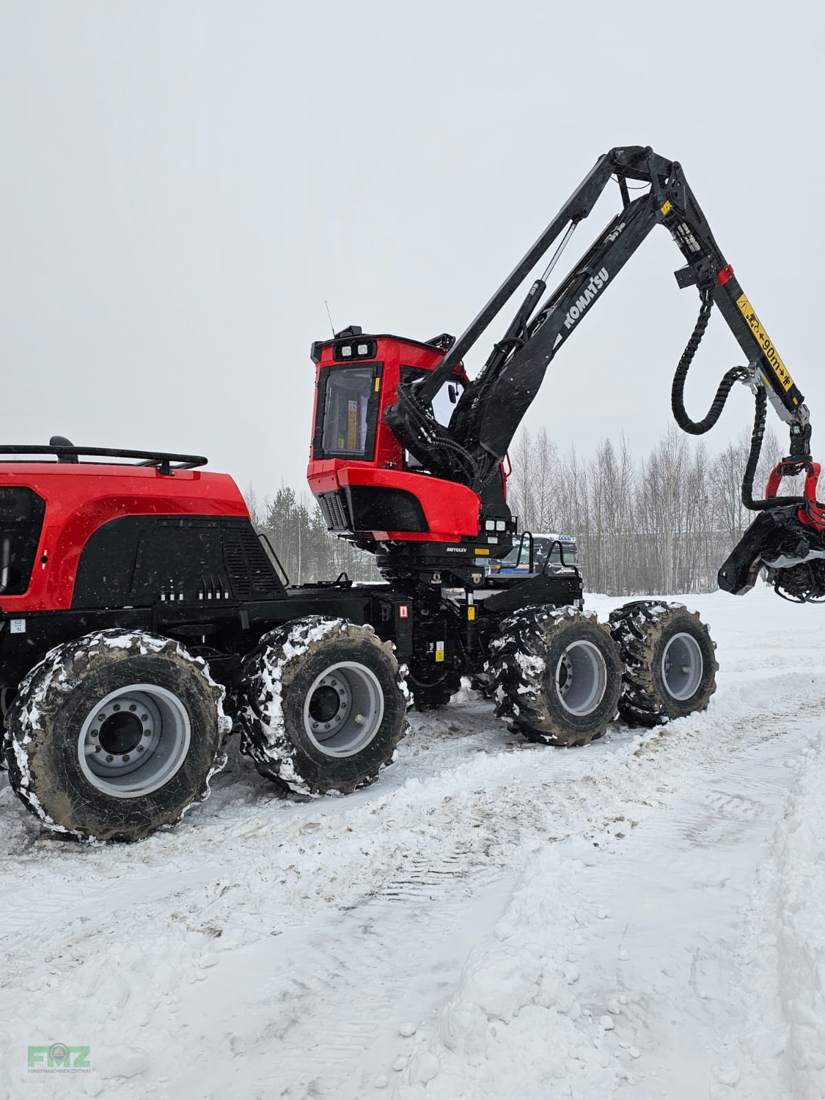 Holzvollernter typu Komatsu 931 XC, Gebrauchtmaschine w Leinburg (Zdjęcie 4)