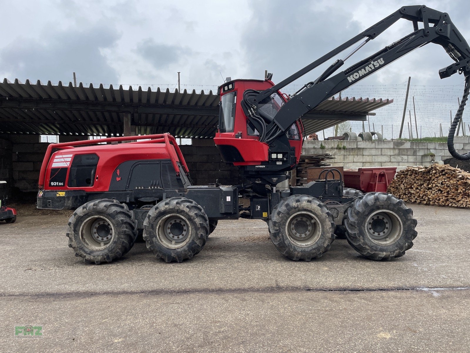 Holzvollernter Türe ait Komatsu 931XC, Gebrauchtmaschine içinde Leinburg (resim 4)