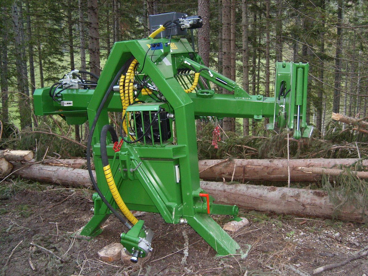 Holzvollernter des Typs Niab Farma-N 5-15B, Neumaschine in Gosau am Dachstein (Bild 7)