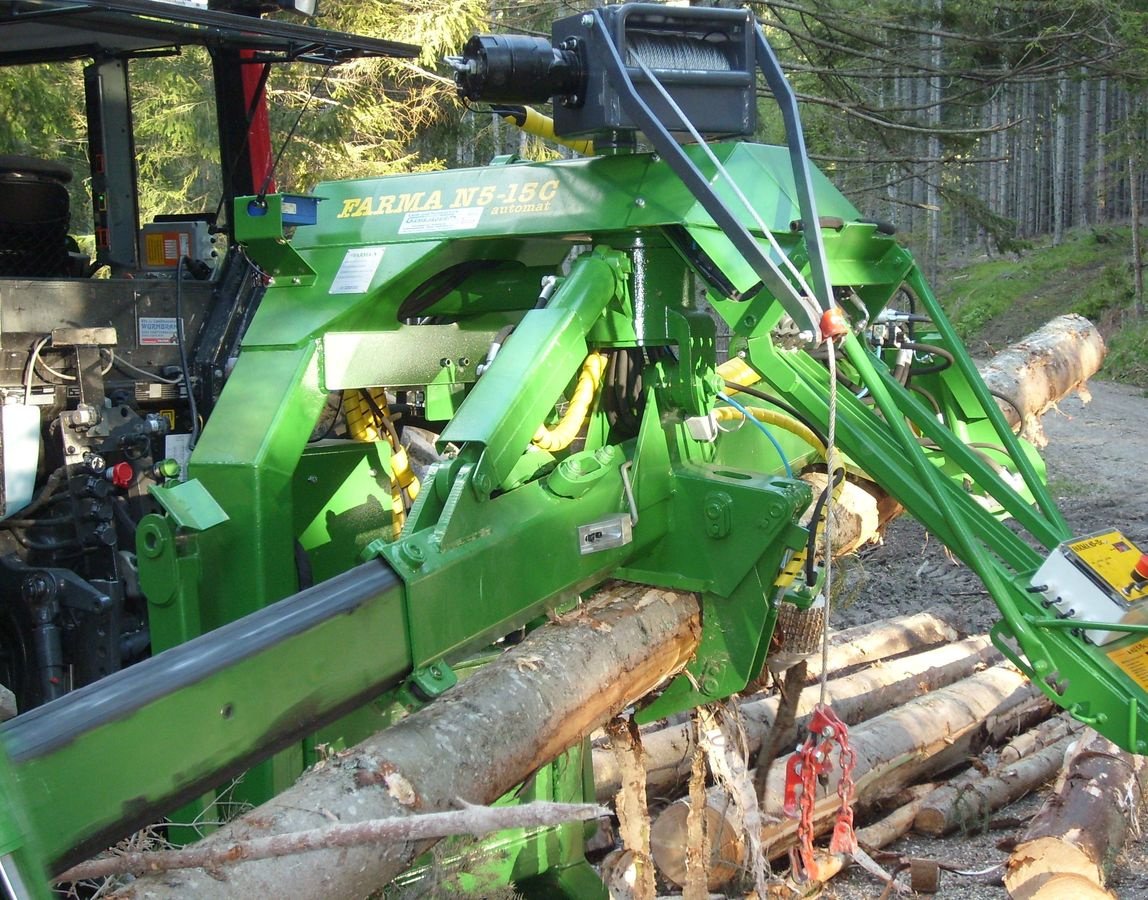 Holzvollernter des Typs Niab Farma-N 5-15C automatik, Neumaschine in Gosau am Dachstein (Bild 2)