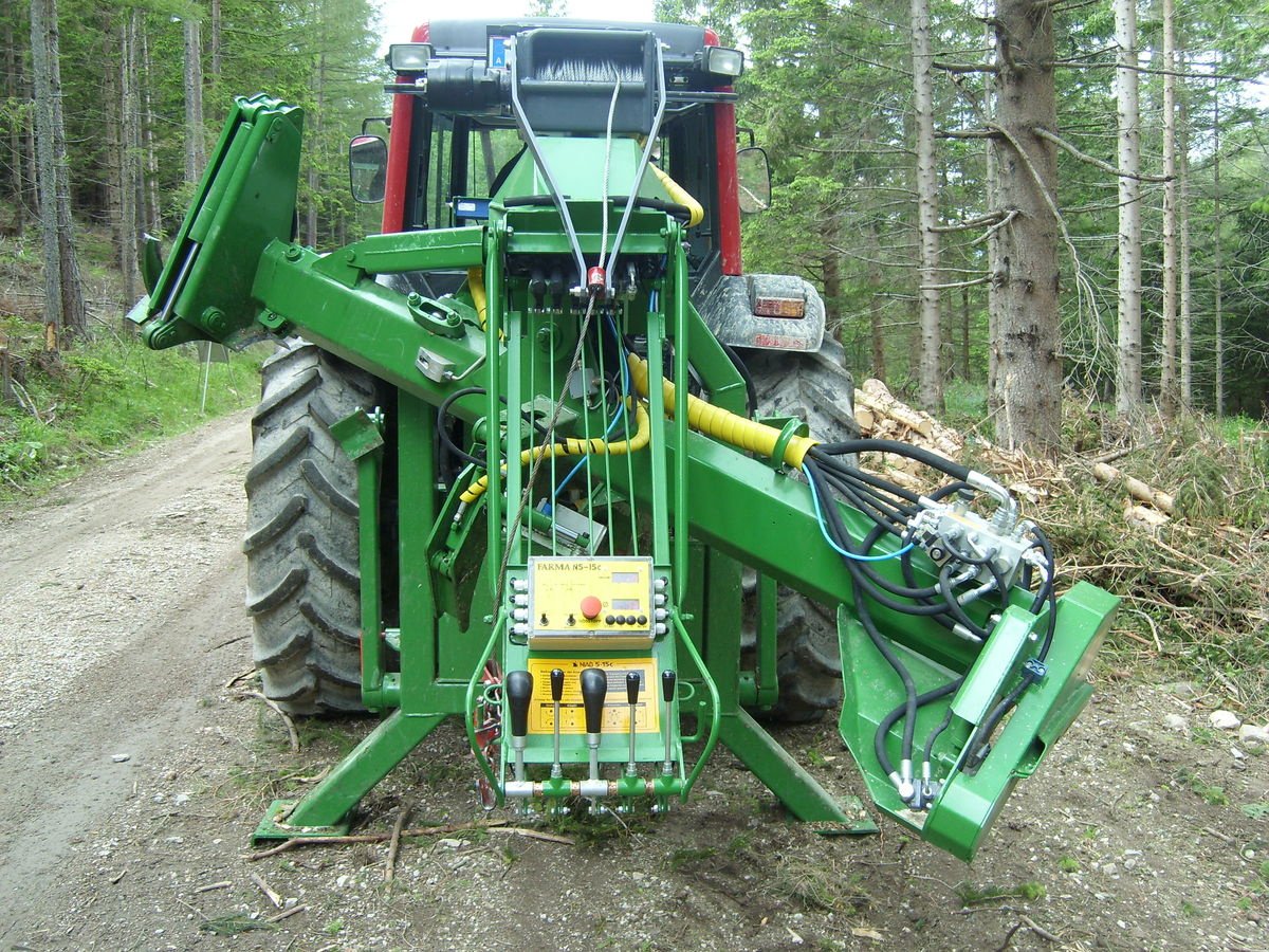 Holzvollernter des Typs Niab Farma-N 5-15C automatik, Neumaschine in Gosau am Dachstein (Bild 7)