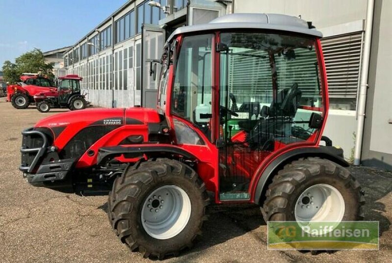 Hopfentraktor van het type Antonio Carraro TTR 7800, Gebrauchtmaschine in Appenweier (Foto 5)