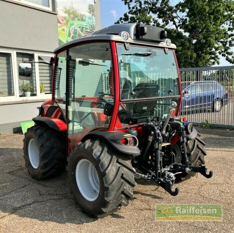 Hopfentraktor van het type Antonio Carraro TTR 7800, Gebrauchtmaschine in Appenweier (Foto 7)