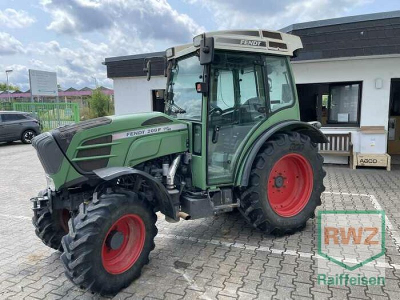 Hopfentraktor del tipo Fendt 209 F Vario Schmalspur, Gebrauchtmaschine en Bornheim-Roisdorf (Imagen 2)