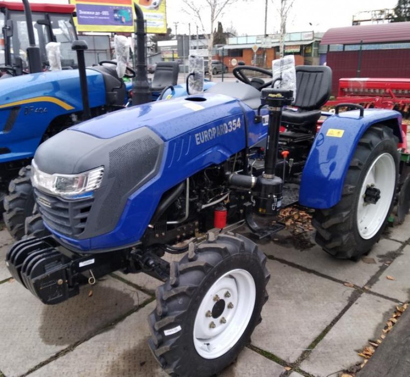 Hopfentraktor van het type foton Europad TE-354, Neumaschine in Вишневе (Foto 1)