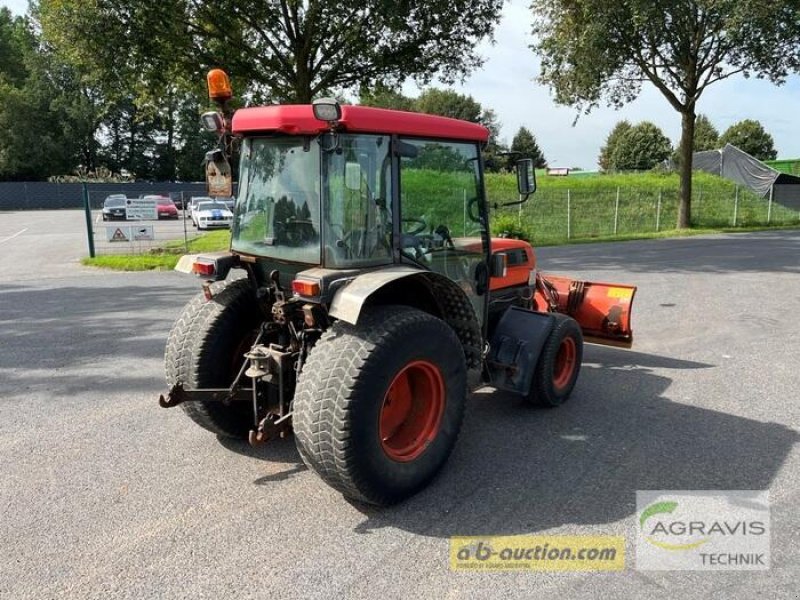 Hopfentraktor du type Kubota L 4240 H-CAB HYDROSTAT W26TC50658, Gebrauchtmaschine en Meppen (Photo 3)