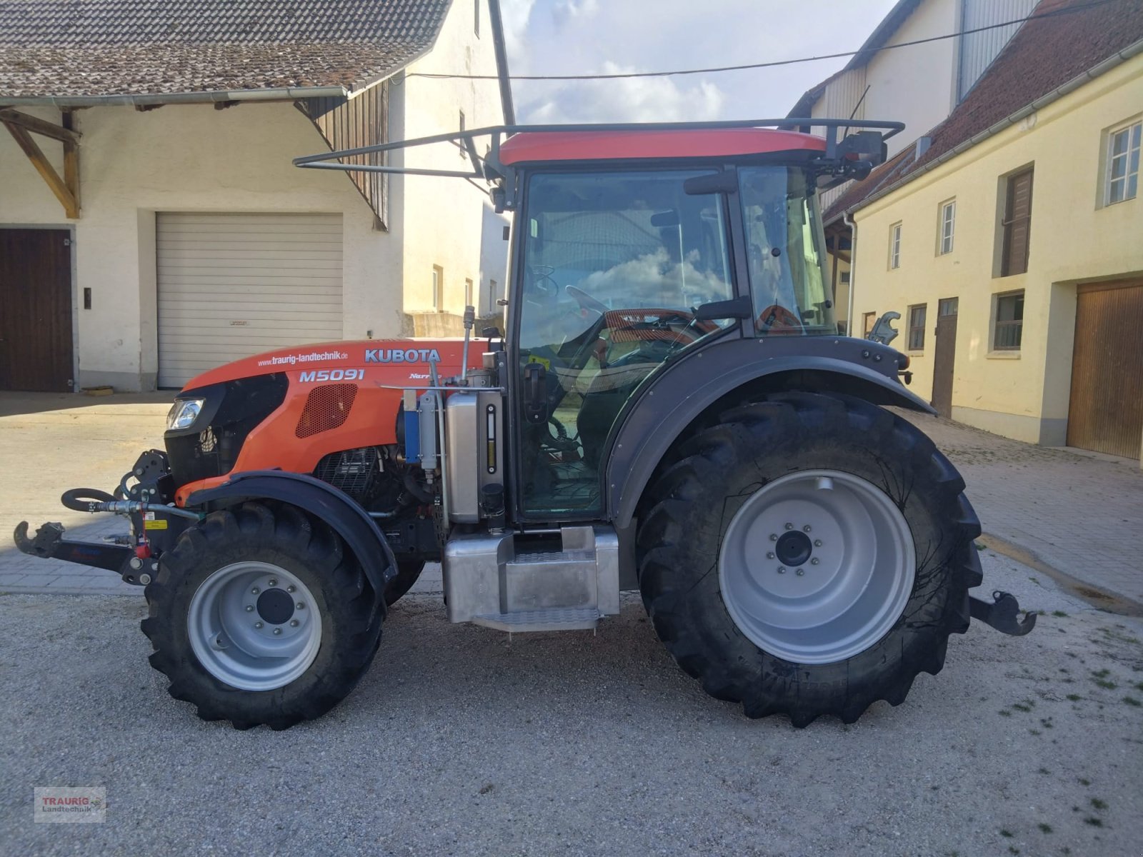 Hopfentraktor van het type Kubota M 5091N Hopfen, Gebrauchtmaschine in Mainburg/Wambach (Foto 1)