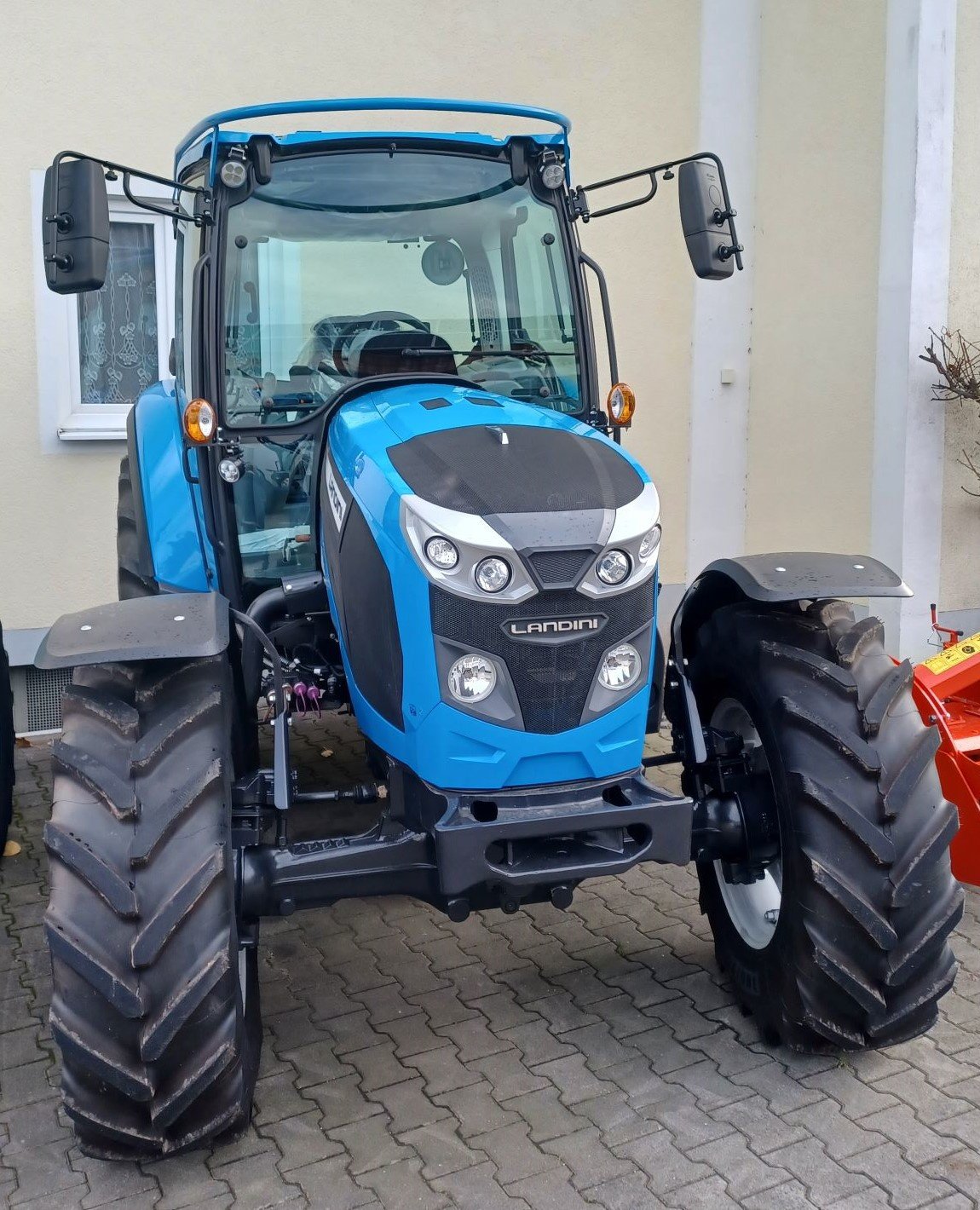 Hopfentraktor van het type Landini 5-100, Neumaschine in Au/Hallertau (Foto 2)