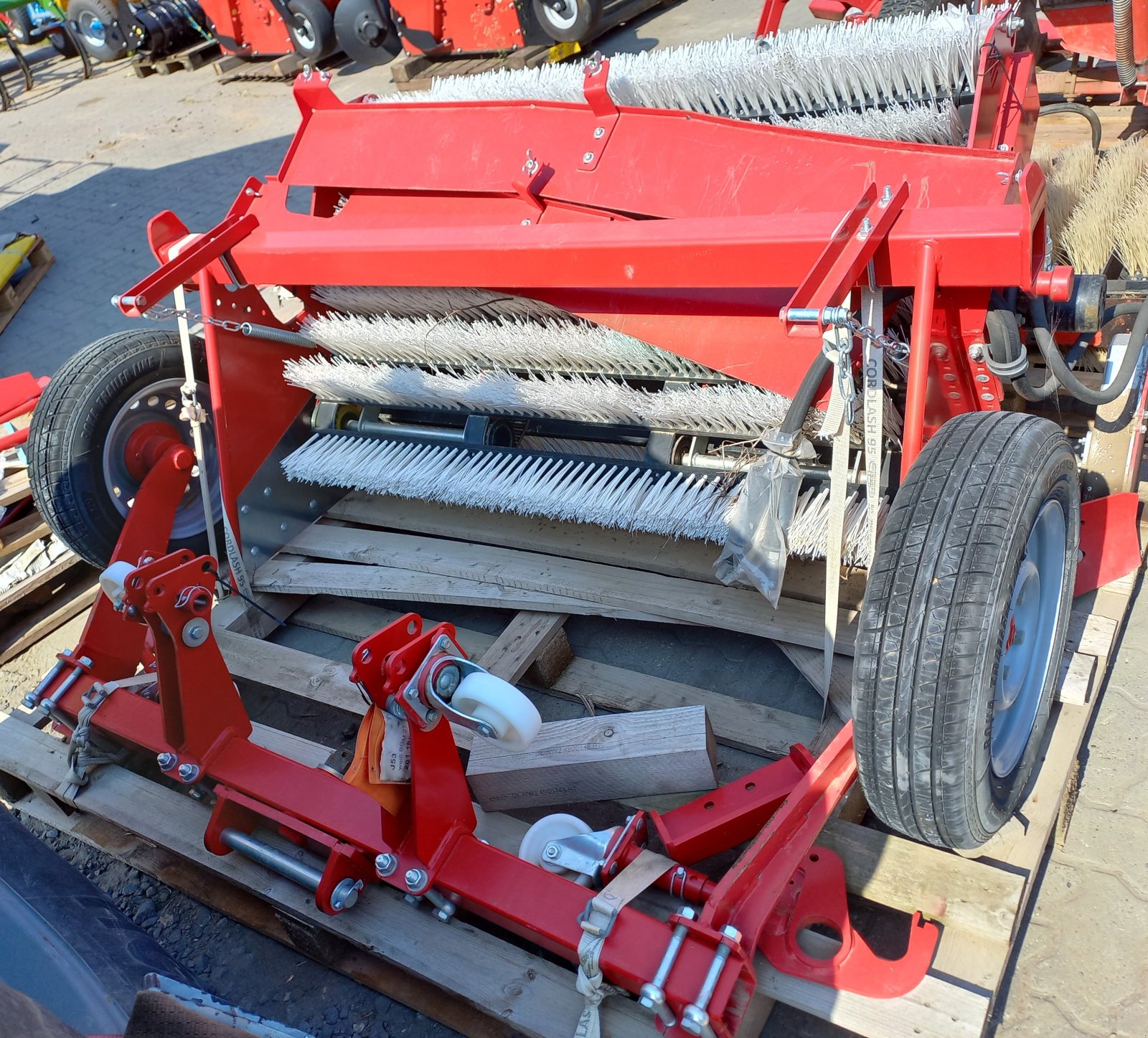 Kartoffelvollernter van het type Grimme Schwadaufnahme, Neumaschine in Dannstadt-Schauernheim (Foto 1)