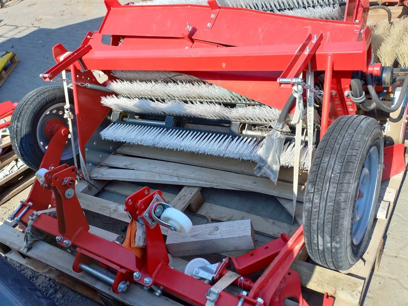 Kartoffelvollernter of the type Grimme Schwadaufnahme, Neumaschine in Dannstadt-Schauernheim (Picture 1)