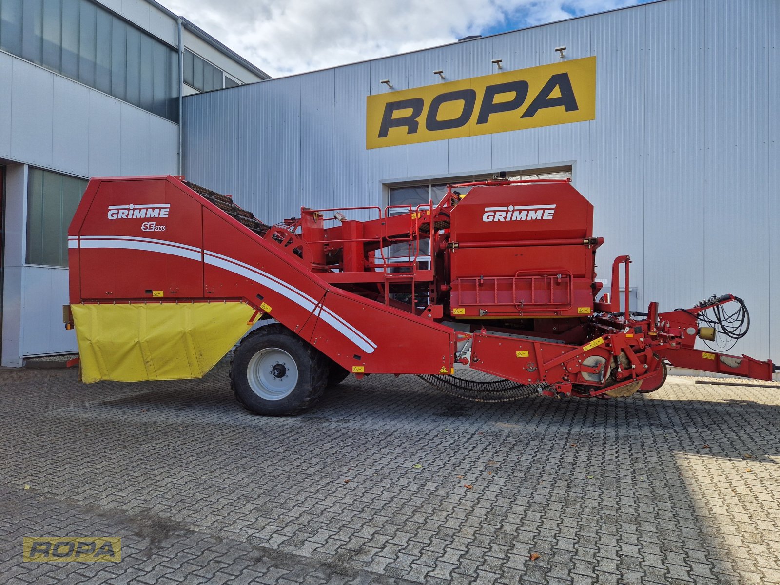 Kartoffelvollernter des Typs Grimme SE 260 UB, Neumaschine in Viersen (Bild 1)