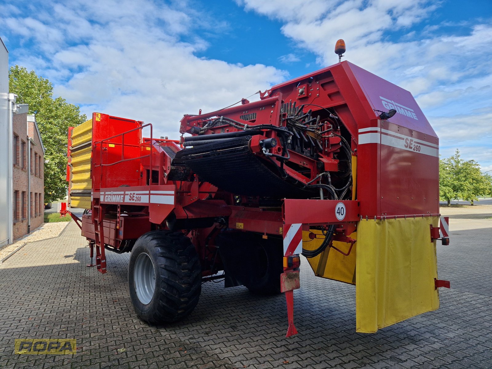 Kartoffelvollernter des Typs Grimme SE 260 UB, Neumaschine in Viersen (Bild 4)