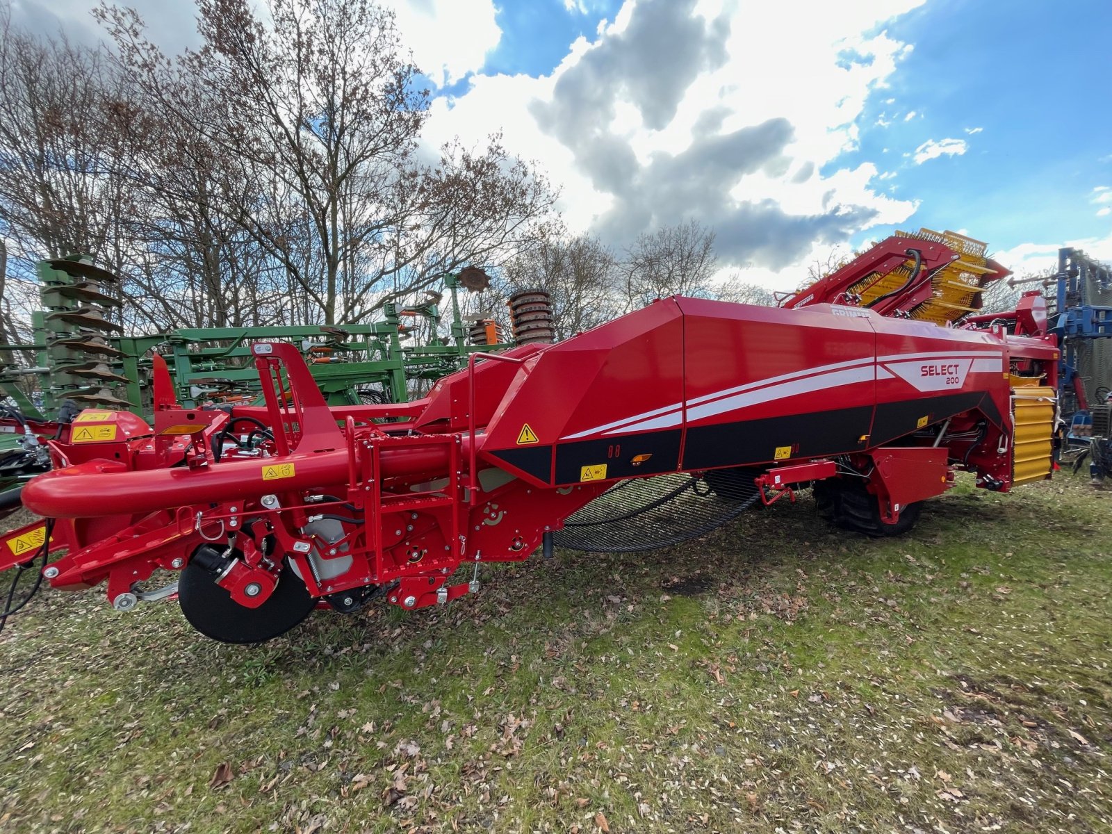 Kartoffelvollernter of the type Grimme Select 200, Neumaschine in Tüttleben (Picture 1)